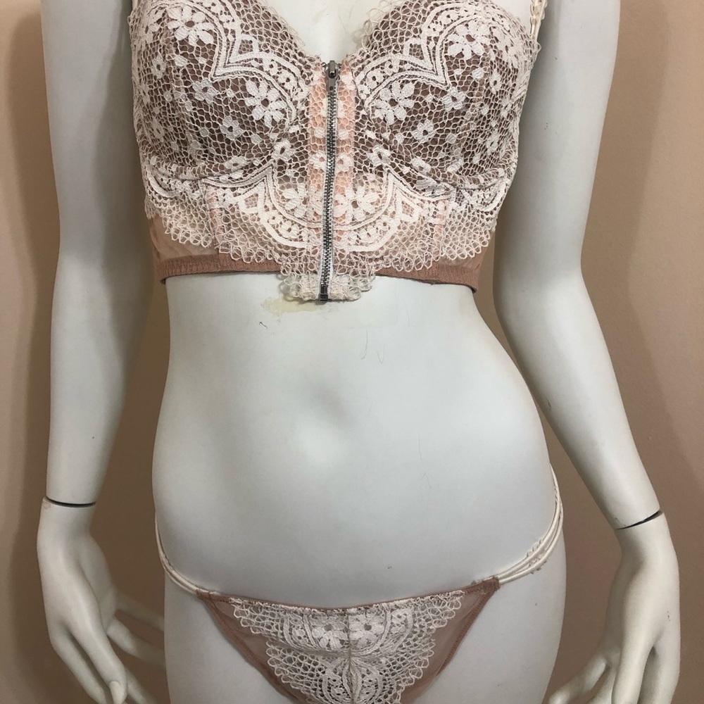 Beige & white Victoria’s Secret bra - lace